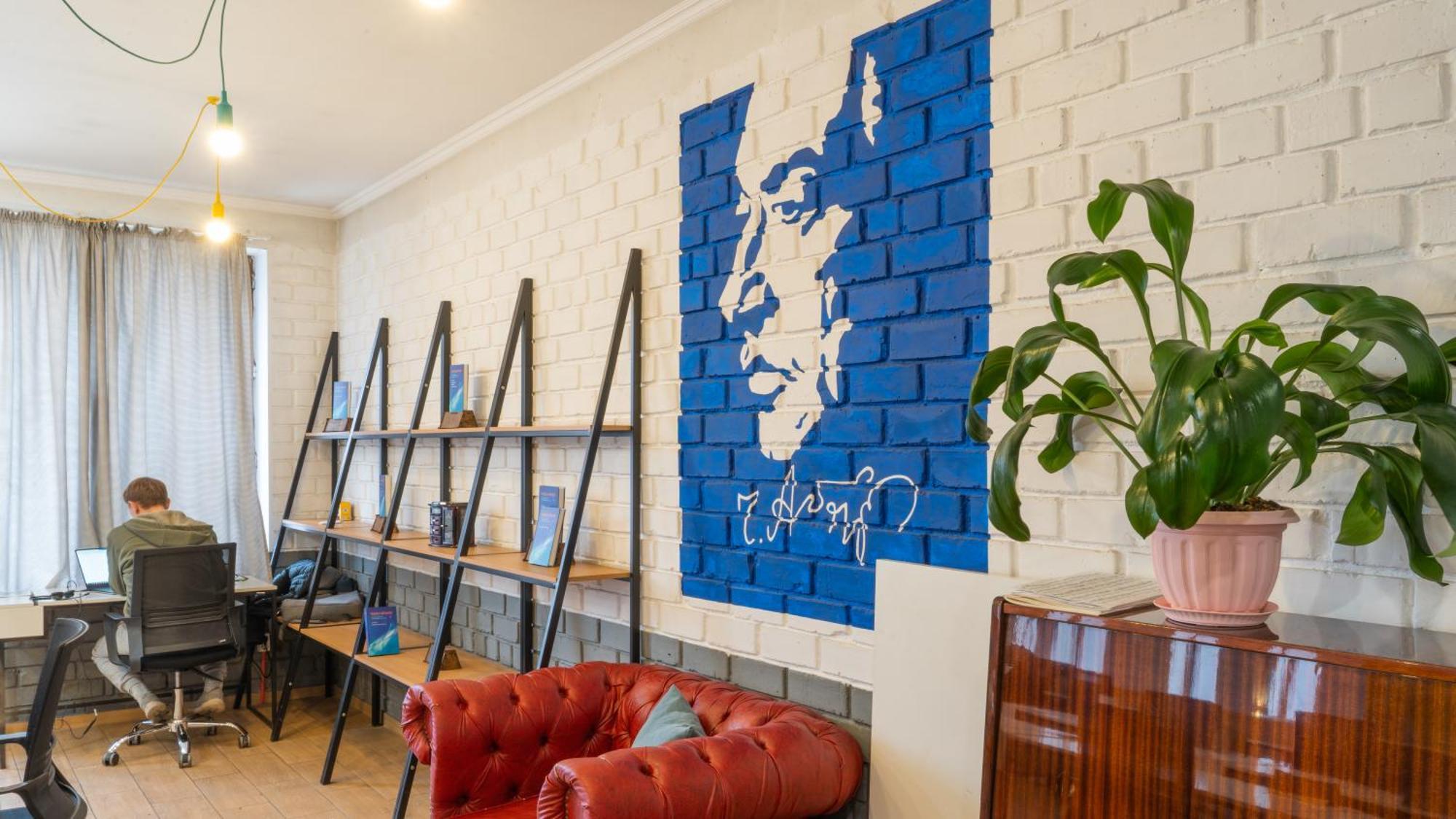 Ololofreelander Hostel&Coworking ビシュケク エクステリア 写真