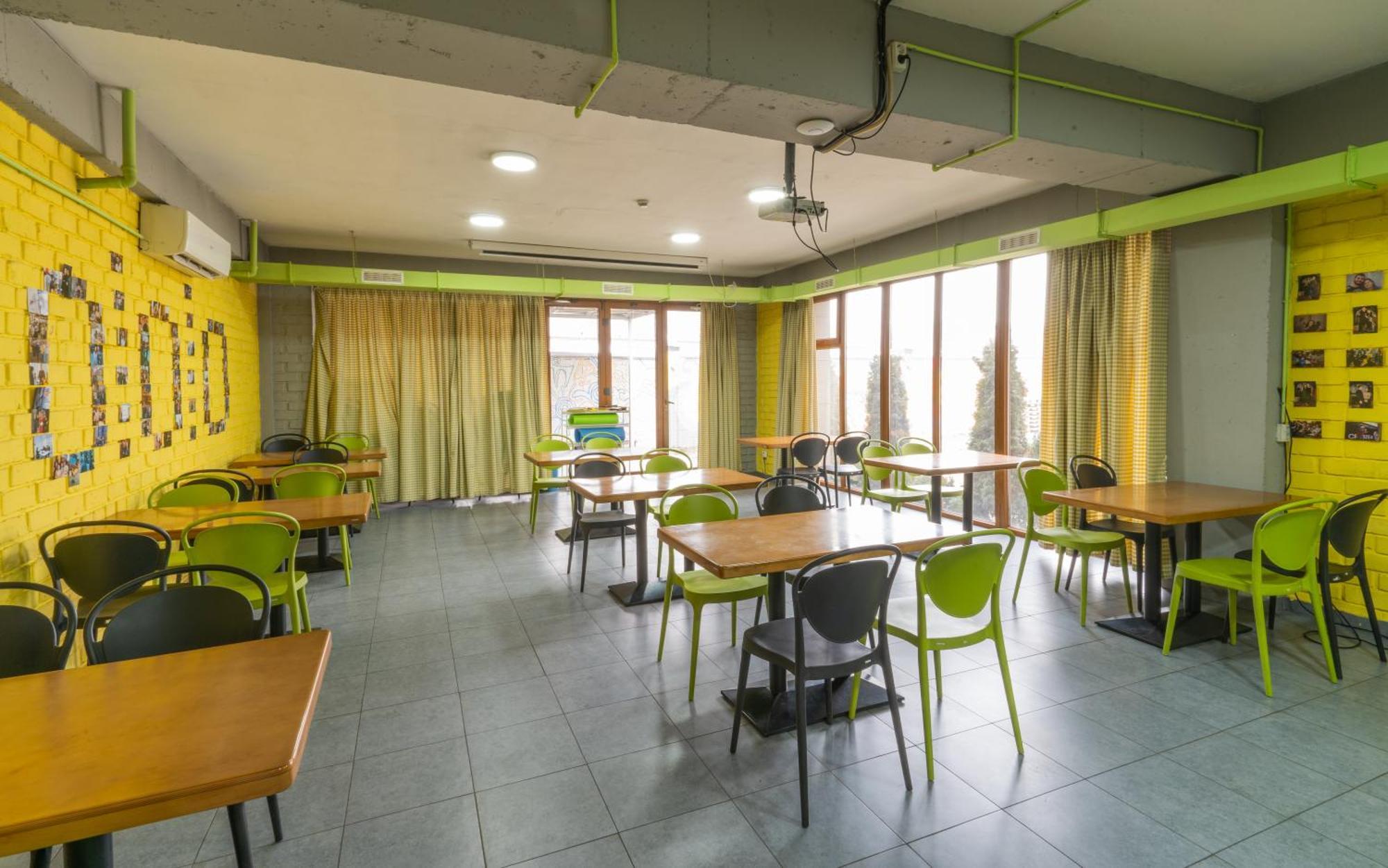 Ololofreelander Hostel&Coworking ビシュケク エクステリア 写真