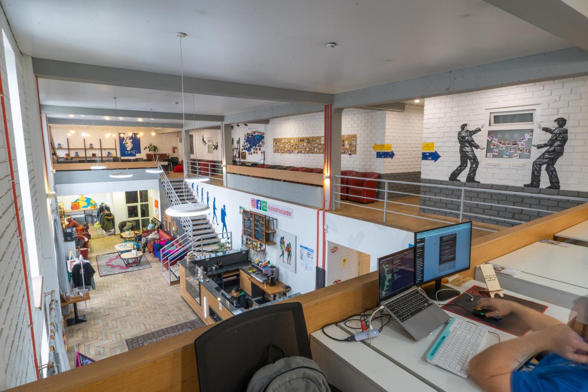 Ololofreelander Hostel&Coworking ビシュケク エクステリア 写真