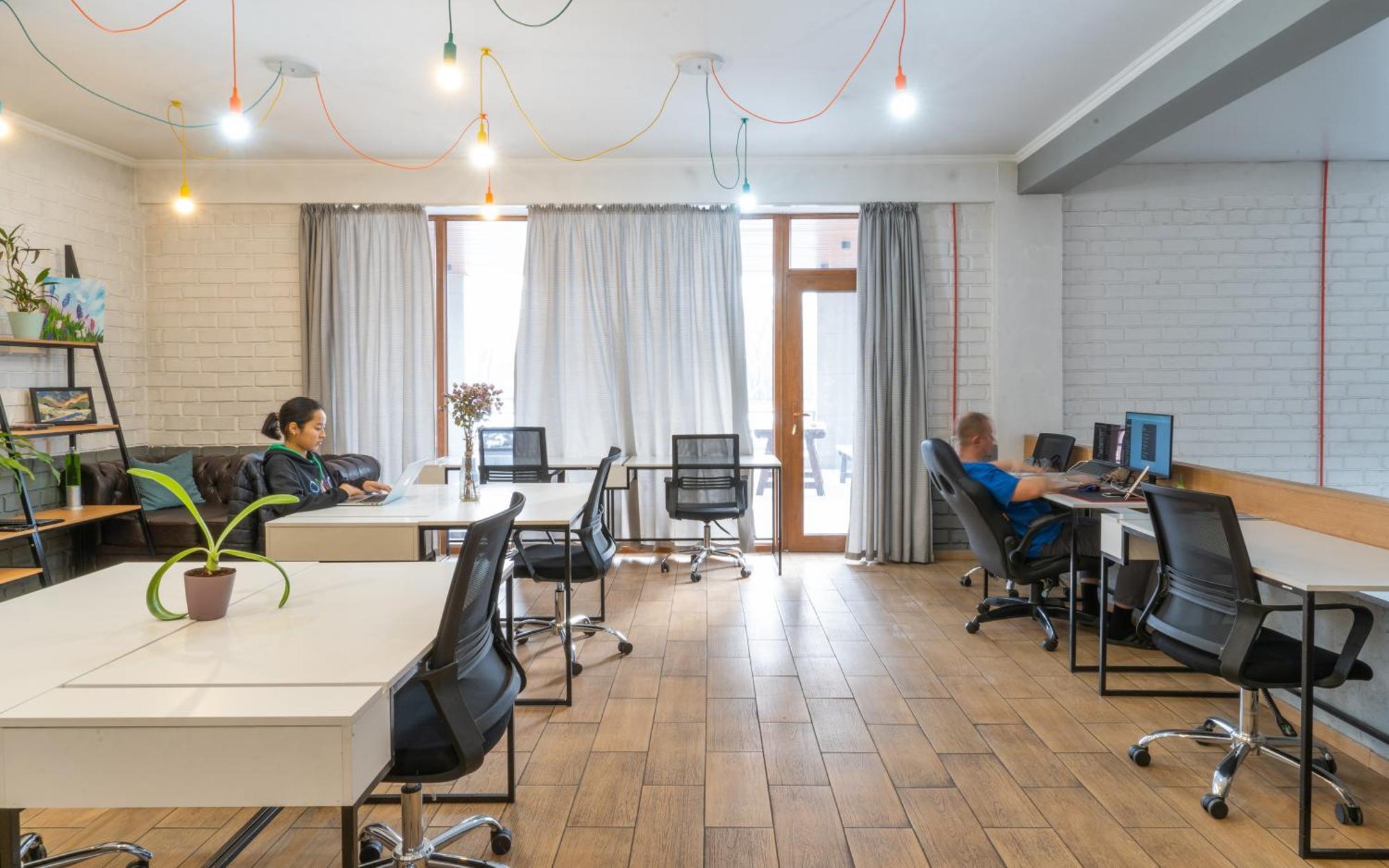 Ololofreelander Hostel&Coworking ビシュケク エクステリア 写真