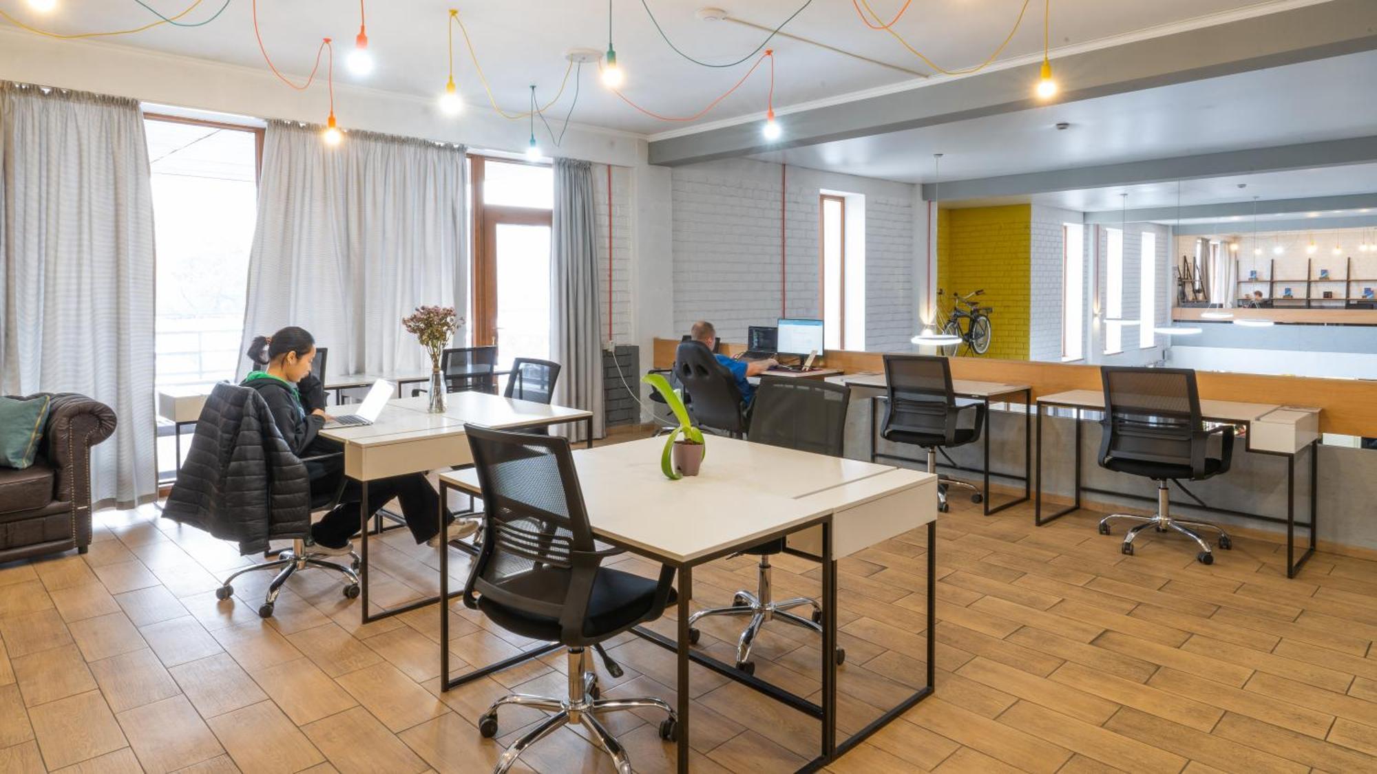 Ololofreelander Hostel&Coworking ビシュケク エクステリア 写真