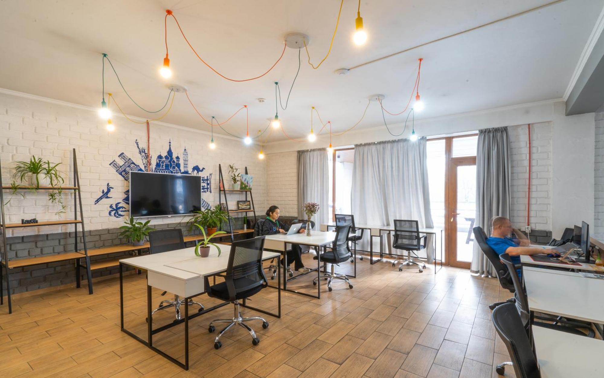 Ololofreelander Hostel&Coworking ビシュケク エクステリア 写真