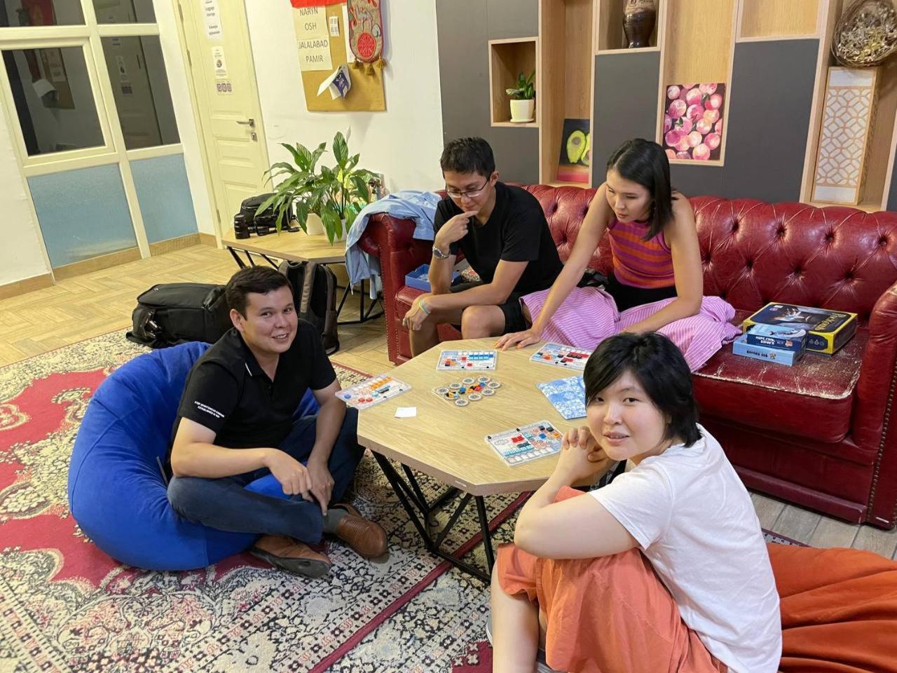 Ololofreelander Hostel&Coworking ビシュケク エクステリア 写真