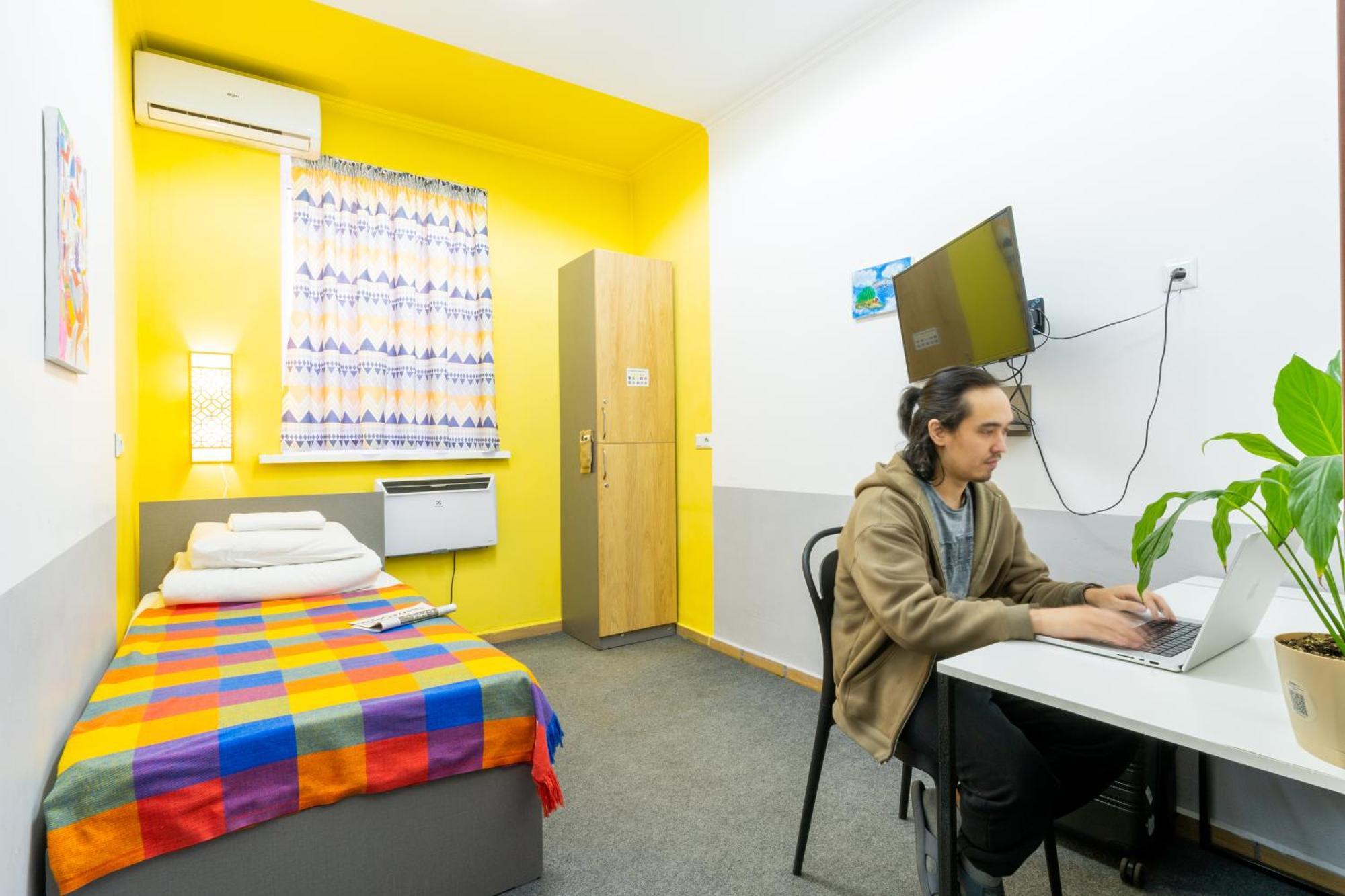 Ololofreelander Hostel&Coworking ビシュケク エクステリア 写真
